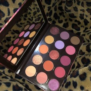 Hipdot Zion eyeshadow palette